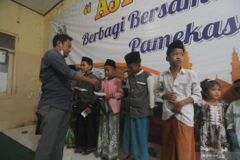 Wartawan Pamekasan Santuni Anak Yatim