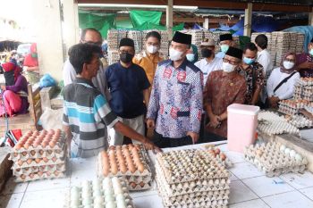 Harga kebutuhan pokok jelang lebaran di Mataram stabil