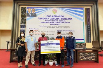 Bank Mandiri Taspen  bantu korban bencana NTT