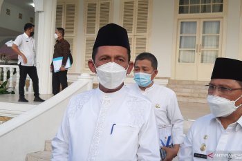 Gubernur Kepri shalat Idul Fitri di Natuna