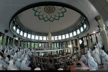 Masjid di Bukittinggi tetap melaksanakan Shalat Idul Fitri 1442 H dengan prokes