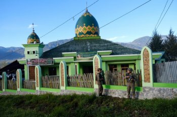 Dua anggota Satgas Nemangkawi terluka dalam baku tembak  dengan KKB