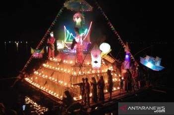 Masyarakat Maninjau tampilkan rakik-rakik hiasan  sambut Idul Fitri