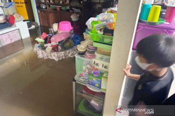 Lebaran Idul Fitri di Sampit dikepung banjir