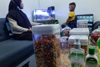 Lebaran dengan protokol kesehatan COVID-19 di Kampung Bugis