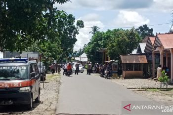 Ribuan orang memaksa masuk ke objek wisata Pantai Sasak Pasaman Barat