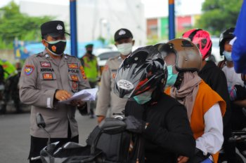 Puluhan kendaraan roda dua diberhentikan di Bakauheni