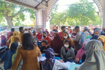 Layanan perbaikan data KPM bantuan sosial di Kota Mataram membeludak