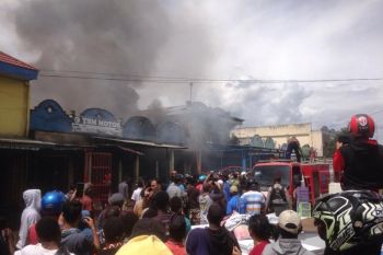 Damkar Jayawijaya layani masyarakat dengan mobil tua