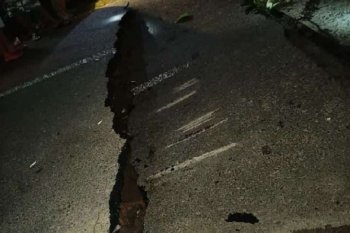 Jembatan di Mukomuko Bengkulu terancam ambruk akibat banjir
