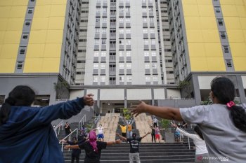 Sebanyak 900 orang pasien COVID-19 dirawat di RS Wisma Atlet kemayoran