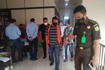 Diduga lakukan tindak pidana pajak, pengusaha penjualan gambir ED ditahan Kejari Payakumbuh