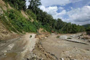 Jalur Trans Sulawesi di kawasan Kebun Kopi  sudah kembali normal