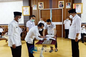 Bupati Lampung Tengah serahkan hibah tanah kantor pelayanan haji