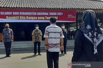 Bupati Banyumas ajak masyarakat bangkit dari dampak pandemi COVID-19