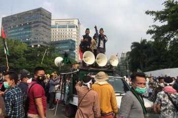 Aksi bela Palestina, belasan aktivis HMI diamankan polisi ke Polda Metro