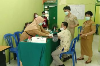 Vaksinasi lanjut usia di Bartim terus digenjot