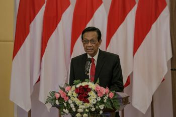 Sultan HB X berharap UNY tidak sekadar lahirkan calon guru