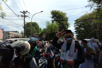 Aksi solidaritas dan galang donasi untuk beli ambulans bagi Palestina