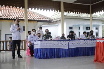 Bupati Waykanan hadiri deklarasi pemilihan kepala kampung