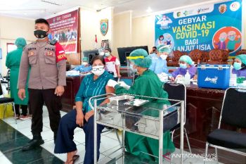 Berjalan lambat, Kalteng laksanakan vaksinasi massal lansia untuk percepatan