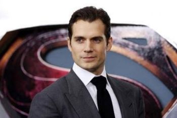 Aktor Henry Cavill disebut akan bintangi reboot "Highlander"