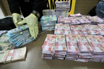 Pengedar uang palsu jual satu miliar seharga Rp5 juta