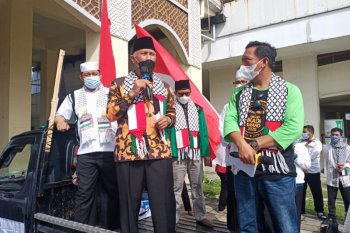West Sumatra people stage rally in solidarity with Palestine