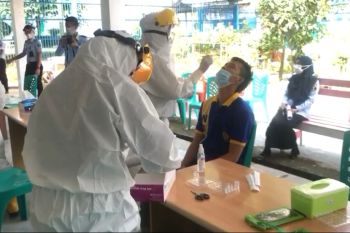 400 orang di Lapas Rajabasa Bandarlampung jalani rapid test antigen