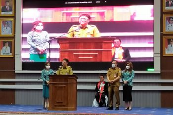 Wali Kota-Wakil Wali Kota Manado ibadah perdana seluruh jajaran pemkot