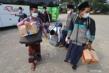 Santri Lirboyo Kembali Ke Ponpes