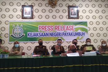 Tersangka penggelapan pajak titipkan uang Rp800 juta ke Kejari Payakumbuh