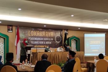 IAIN Kendari gelar lokakarya pengembangan kurikumum KKNI dan MBKN