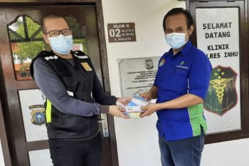 Polres gandeng dua perusahaan beri bantuan kepada masyarakat Inhu