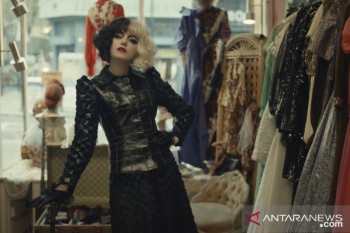 "Cruella", mengulik "hitam-putih" sang antagonis ikonis