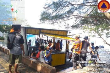 BPBD Mataram: delapan lapak PKL Pantai Loang Baloq terdampak banjir rob