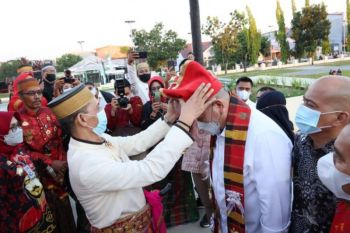 Ketua DPD RI disambut Raja Gowa saat berkunjung ke Sulawesi Selatan