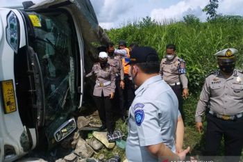 Nama-nama korban meninggal kecelakaan bus Sambodo jurusan Padang-Jakarta di Bayunglincer