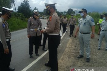 Sopir bus ugal-ugalan di Jalintim Sumsel, empat penumpang  tewas