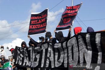 Aksi menuntut kelanjutan pembangunan Stadion Mattoanging