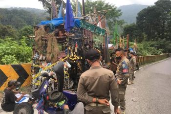 Ganggu kenyamanan penggguna jalan, Pol PP tertibkan Vespa Extreme