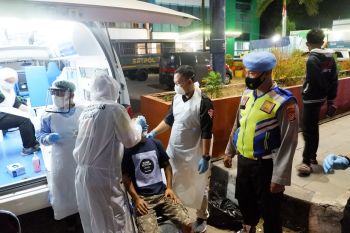 Tim Gabungan Polres Sumbawa patroli KRYD dan tes acak swab antigen