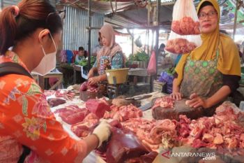 Harga sejumlah kebutuhan  pokok di Batang  cenderung stabil