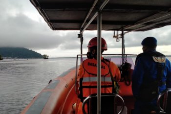 Jasad satu penumpang sampan yang tenggelam ditemukan