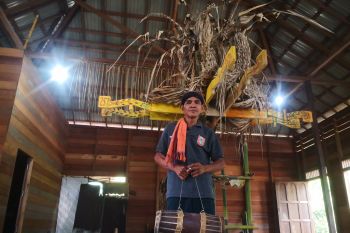 Dikunjungi PT AGM tokoh adat Dayak Meratus di HST sampaikan "Savemeratus"