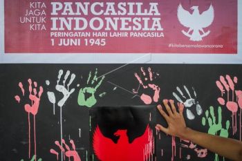 Aksi seni rupa menyambut hari lahir Pancasila