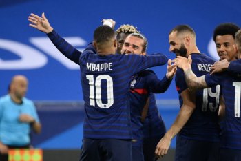 Tak menciptakan gol tapi Benzema bersinar saat Prancis libas Wales 3-0