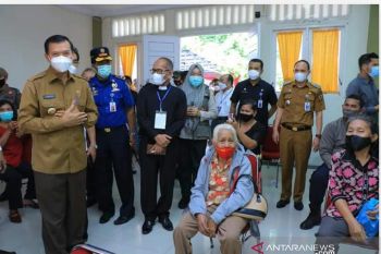 Ribuan guru Pekanbaru alami penundaan vaksin COVID-19, ini alasannya