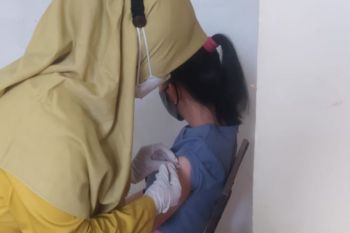 Bandarlampung vaksinasi pengemudi ojek dan karyawan pasar modern