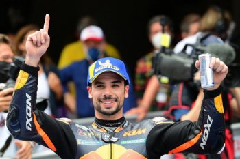 Oliveira juara GP Catalunya